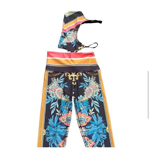 NWOT Free People Movement Onzie Paisley Legging and Top 2 Piece Set Size Medium - Picture 2 of 5